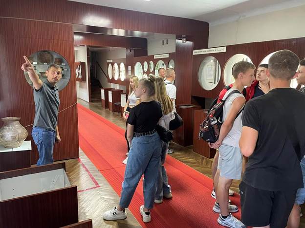 Історія у глині інтерактивне заняття в Кременецькому краєзнавчому музеї!