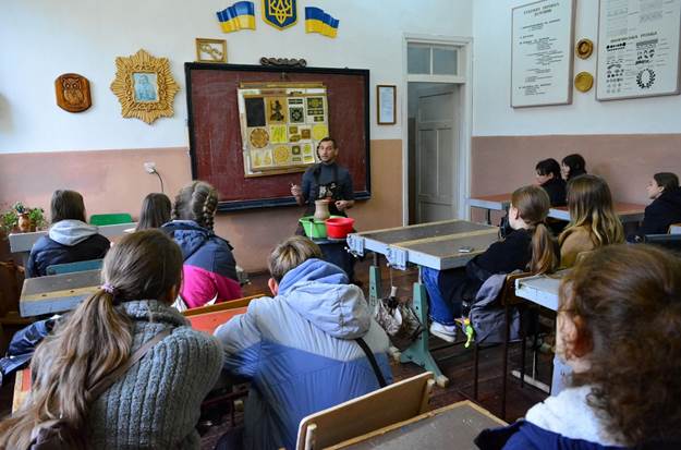 Методичний семінар «Художнє мистецтво як інструмент розвитку особистості школяра та профілактики тривожності»